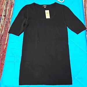 Scoop neck NWT short sleeved top